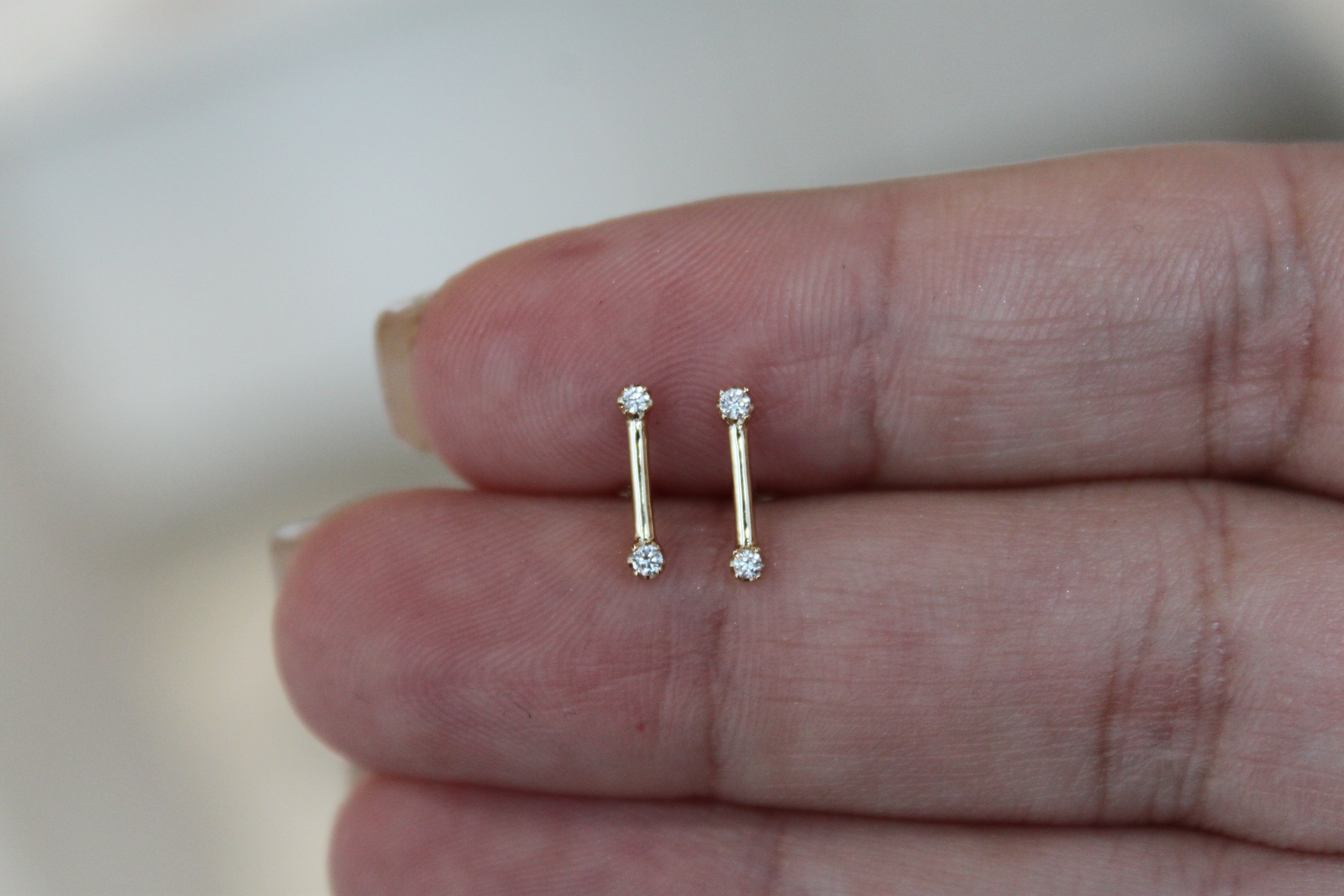 Two Diamonds Connecting Bar Stud