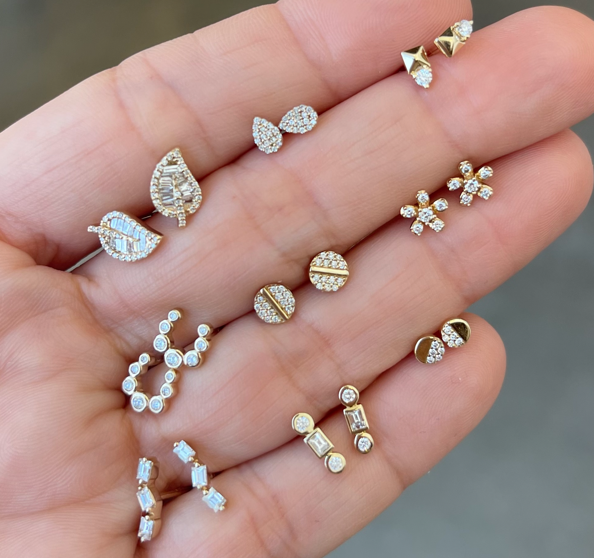 Flower Stud Earrings with Six Diamonds