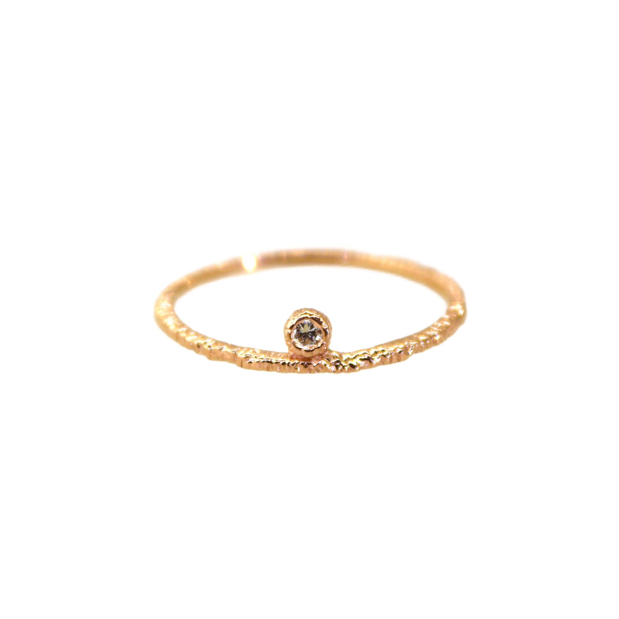 Gold Etched Pointing Diamond Ring